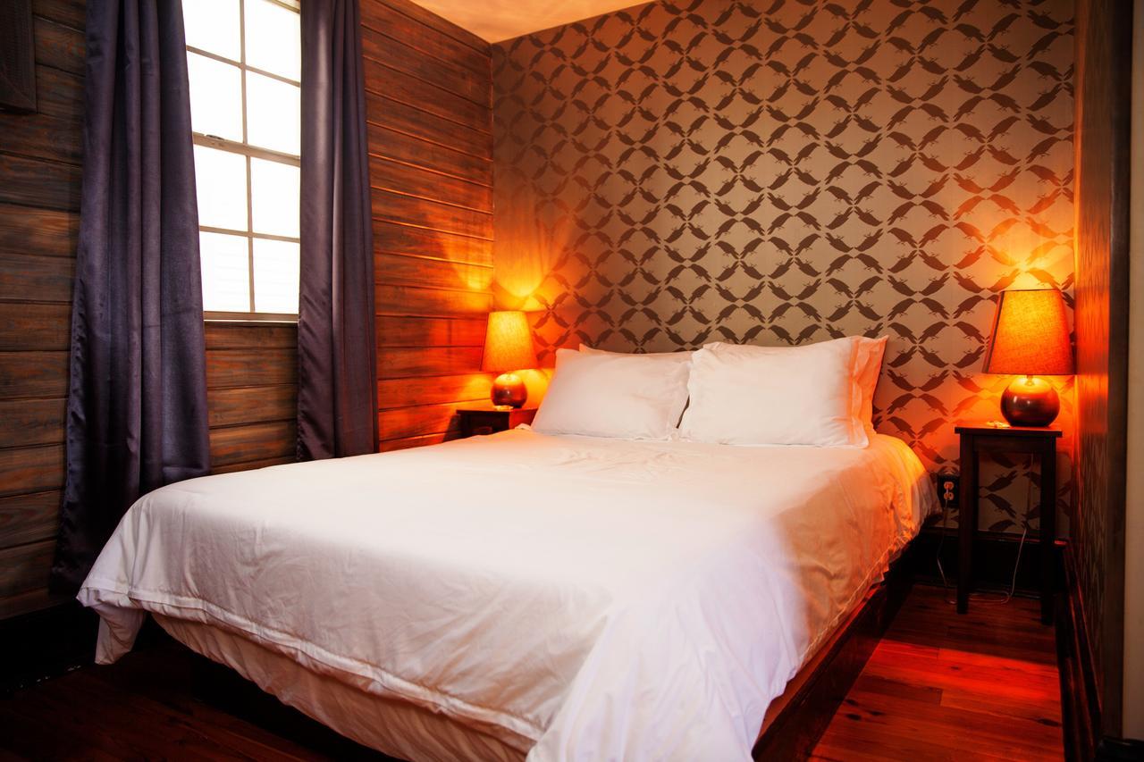 Royal Street Inn & Bar New Orleans Room photo