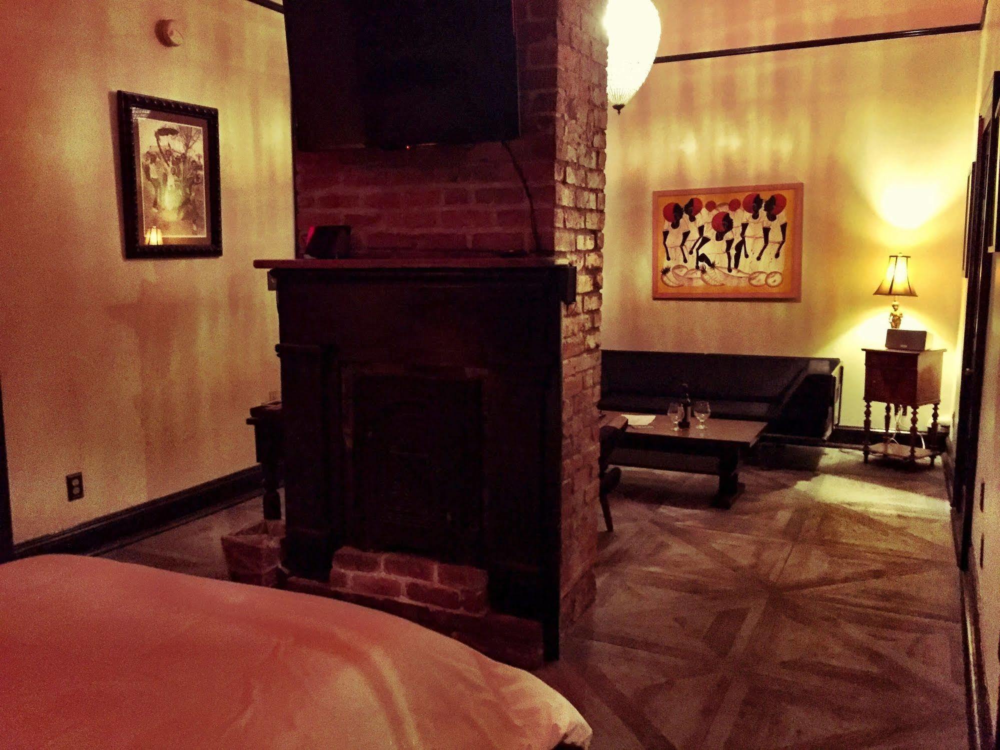 Royal Street Inn & Bar New Orleans Exterior photo